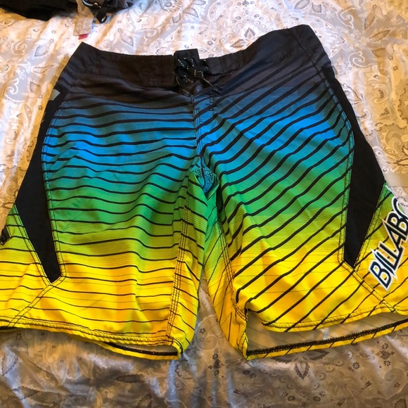 Men’s Billabong swim shorts - Picture 1 of 3